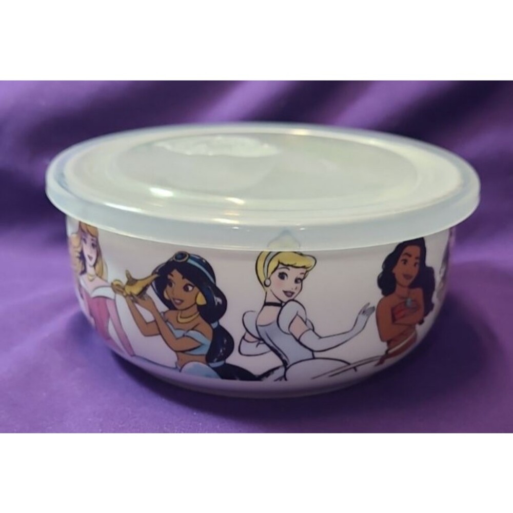 DISNEY PRINCESS CERAMIC BOWL WITH LID  DISNEY PRINCESS MICROWAVE SAFE  5.25”